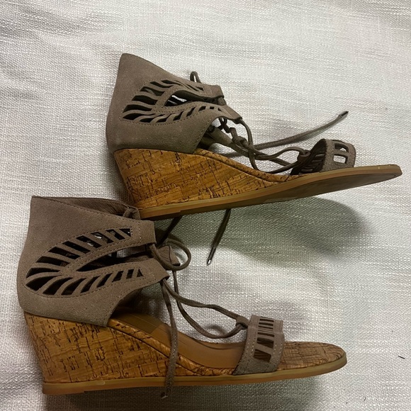 Dolce Vita Laser cut suede shoe - Picture 1 of 4